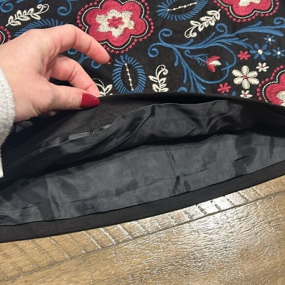 NWT Francesca’s embroidered skirt size medium. Suede feel. - Picture 6 of 11